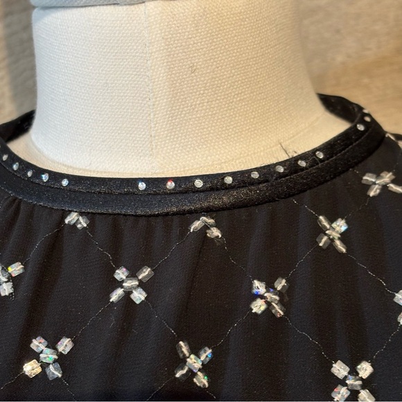 Vintage Saint Nouvaro‎ women’s black embellished sleeveless blouse - Picture 7 of 12